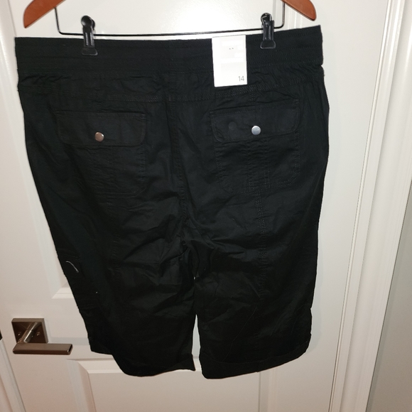 Ladies Shorts - Picture 5 of 6